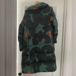 Marímeko by Uniqlo long down jacket. Size XS. Excellent condition